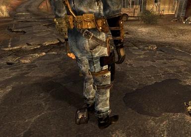 Replacement holster for one-handed weapons/Mod addon
